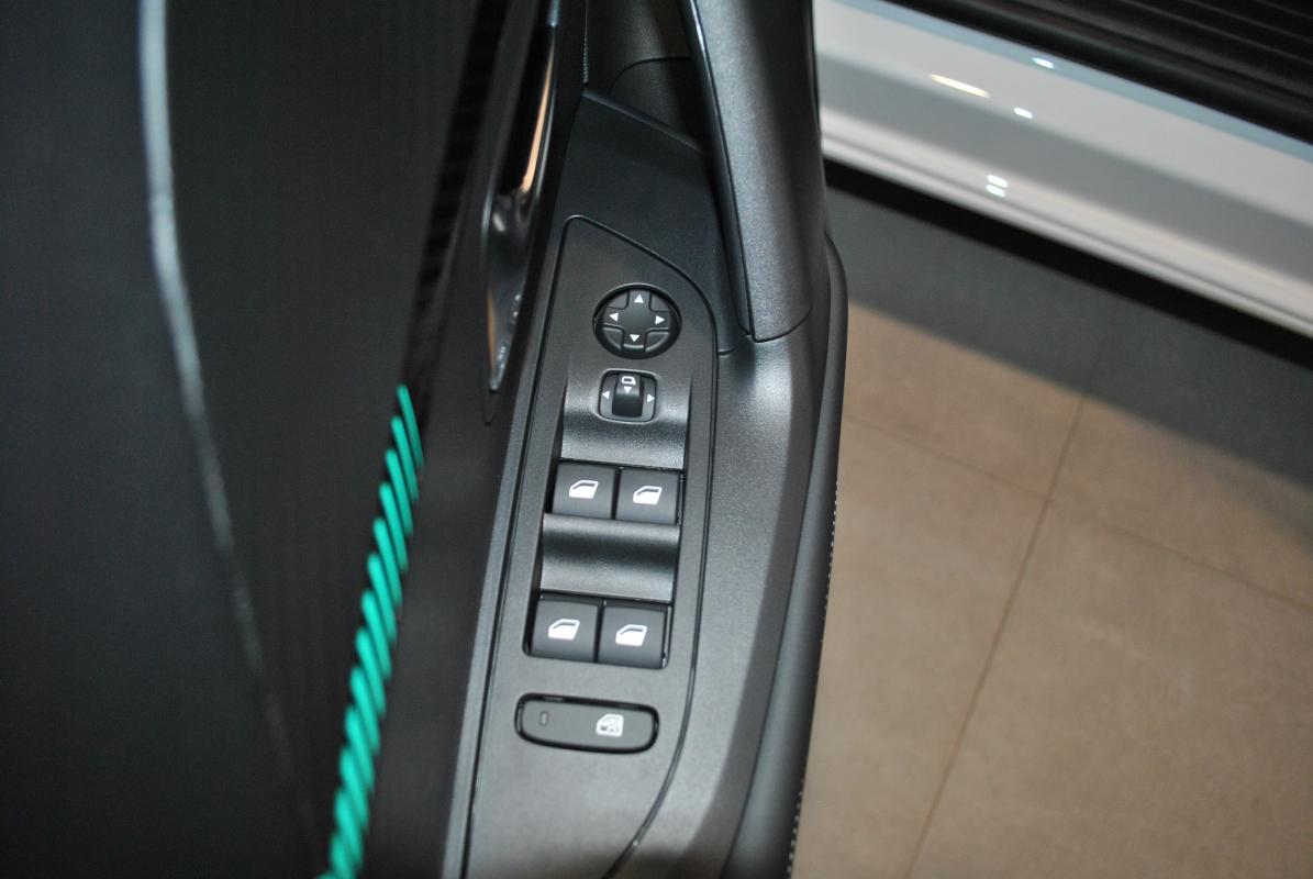 Peugeot 2008 - II 1.2 PURETECH 130 EAT8 ALLURE PACK