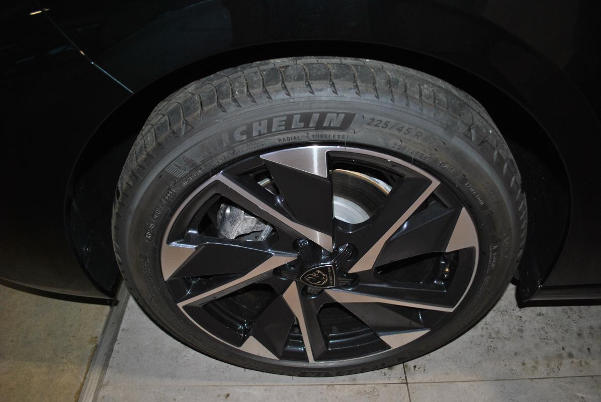 Peugeot 308 - III 1.2 PURETECH 130 EAT8 ALLURE PACK