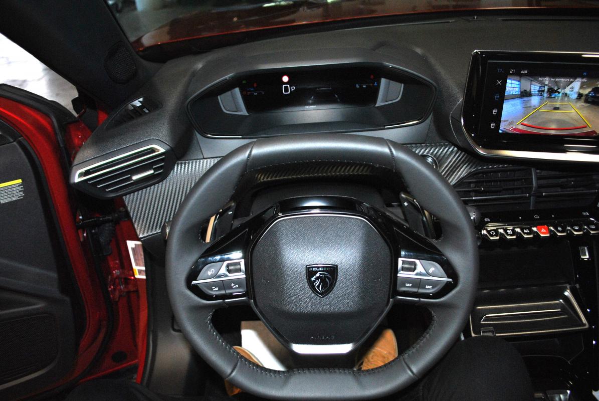 Peugeot 2008 - II (2) 1.2 PURETECH 130 EAT8 ALLURE PLUS