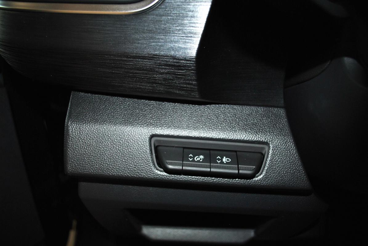 Renault Trafic - III (2) COMBI L2 2.0 DCI 150 9PL RED